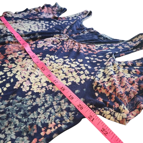 Lucky Brand Floral Cold Shoulder Navy Boho Top XL Blouse Flutter Sleeve - Picture 8 of 11